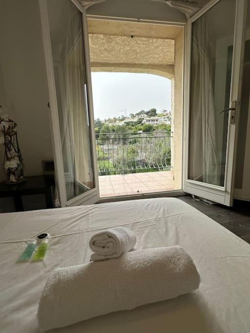Villa Constance 3 Antibes - Spacieux Logement En Dernier Etage Екстериор снимка