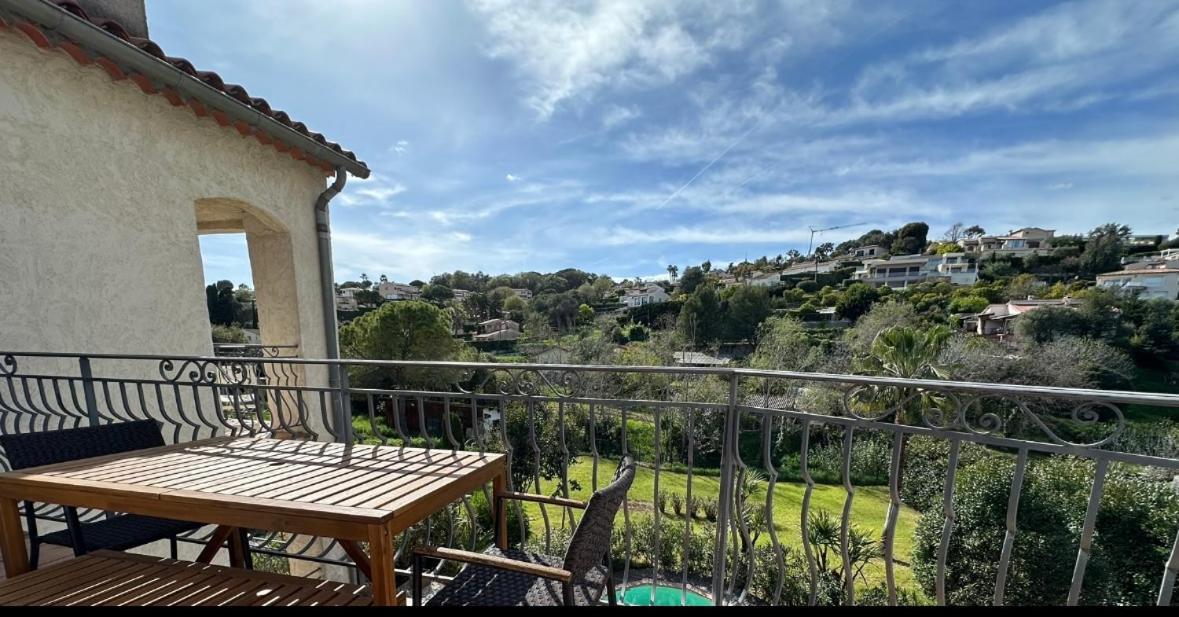 Villa Constance 3 Antibes - Spacieux Logement En Dernier Etage Екстериор снимка